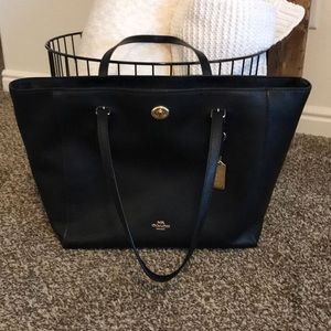 Black/Light Gold Turnlock Coach tote